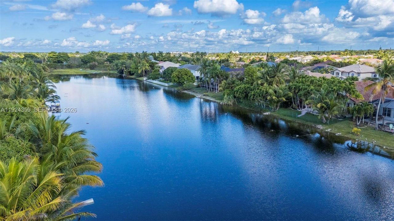 На продажу: $1,249,900 (5 спален, 4 ванн, 3901 Квадратных фут)