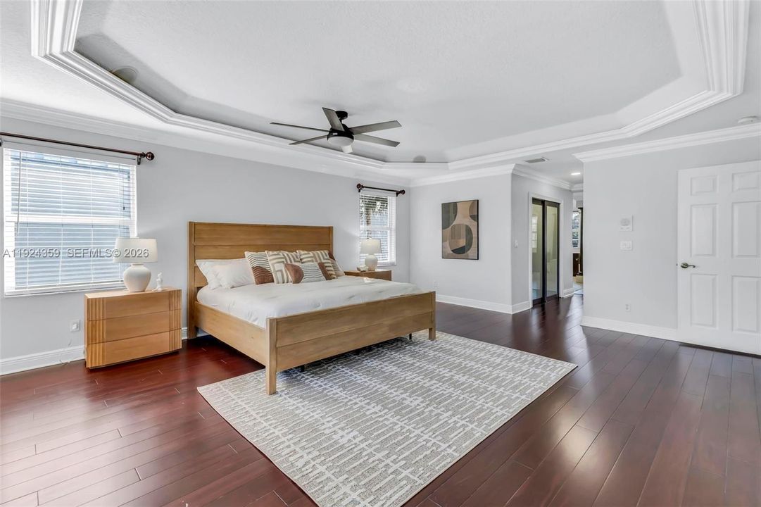 На продажу: $1,249,900 (5 спален, 4 ванн, 3901 Квадратных фут)