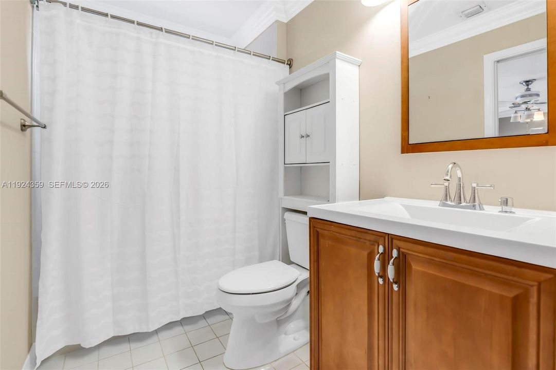 На продажу: $1,249,900 (5 спален, 4 ванн, 3901 Квадратных фут)