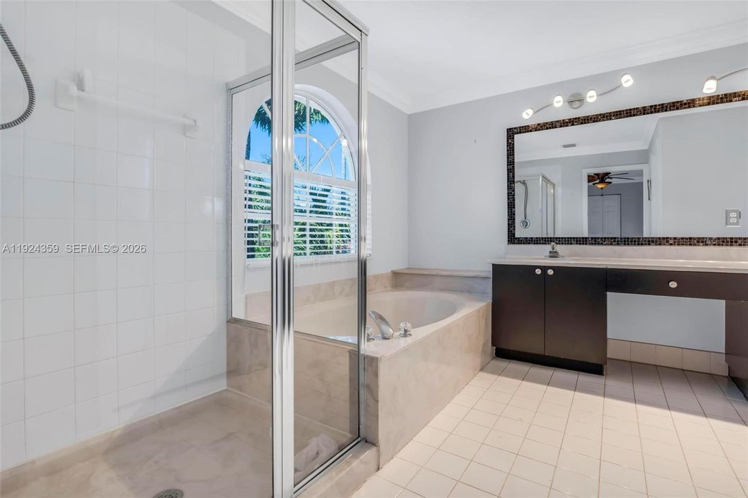 На продажу: $1,249,900 (5 спален, 4 ванн, 3901 Квадратных фут)