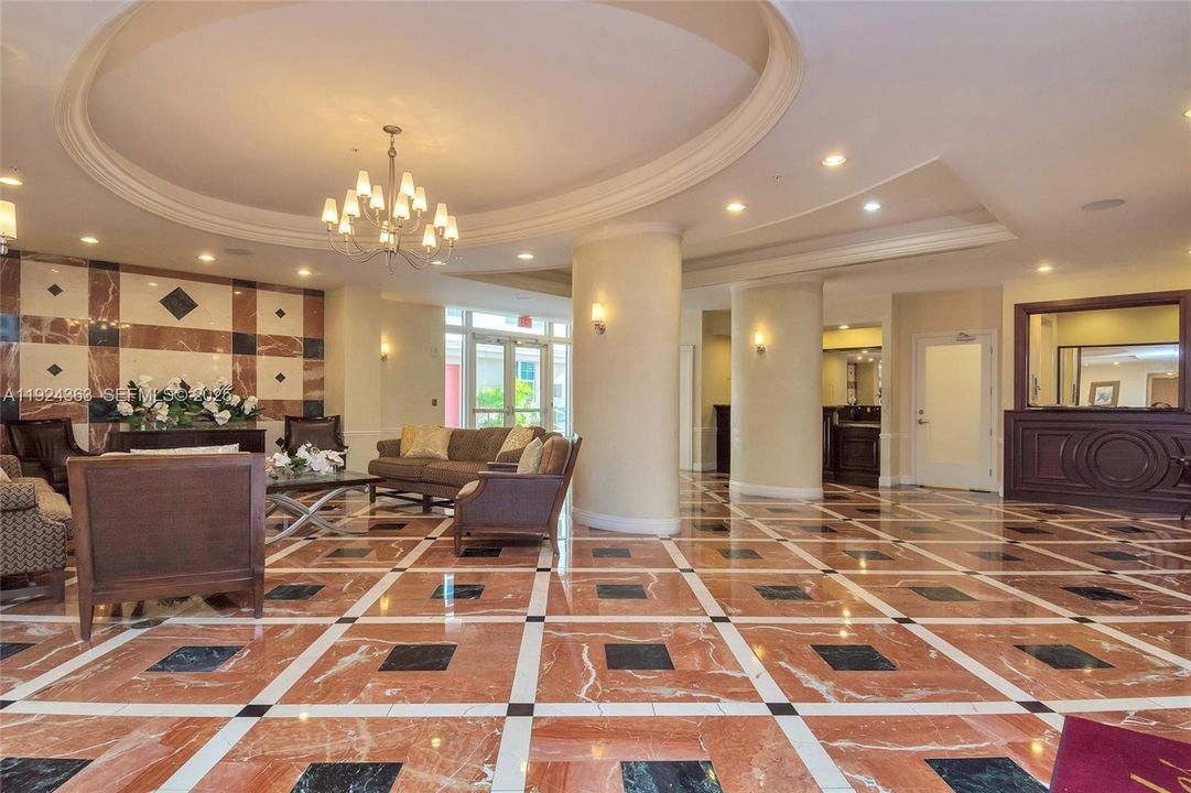 For Sale: $375,000 (1 beds, 1 baths, 792 Square Feet)