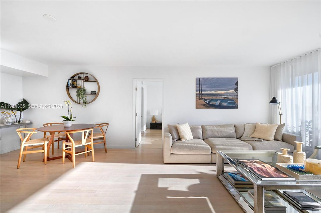 待售: $850,000 (2 贝兹, 2 浴室, 1130 平方英尺)