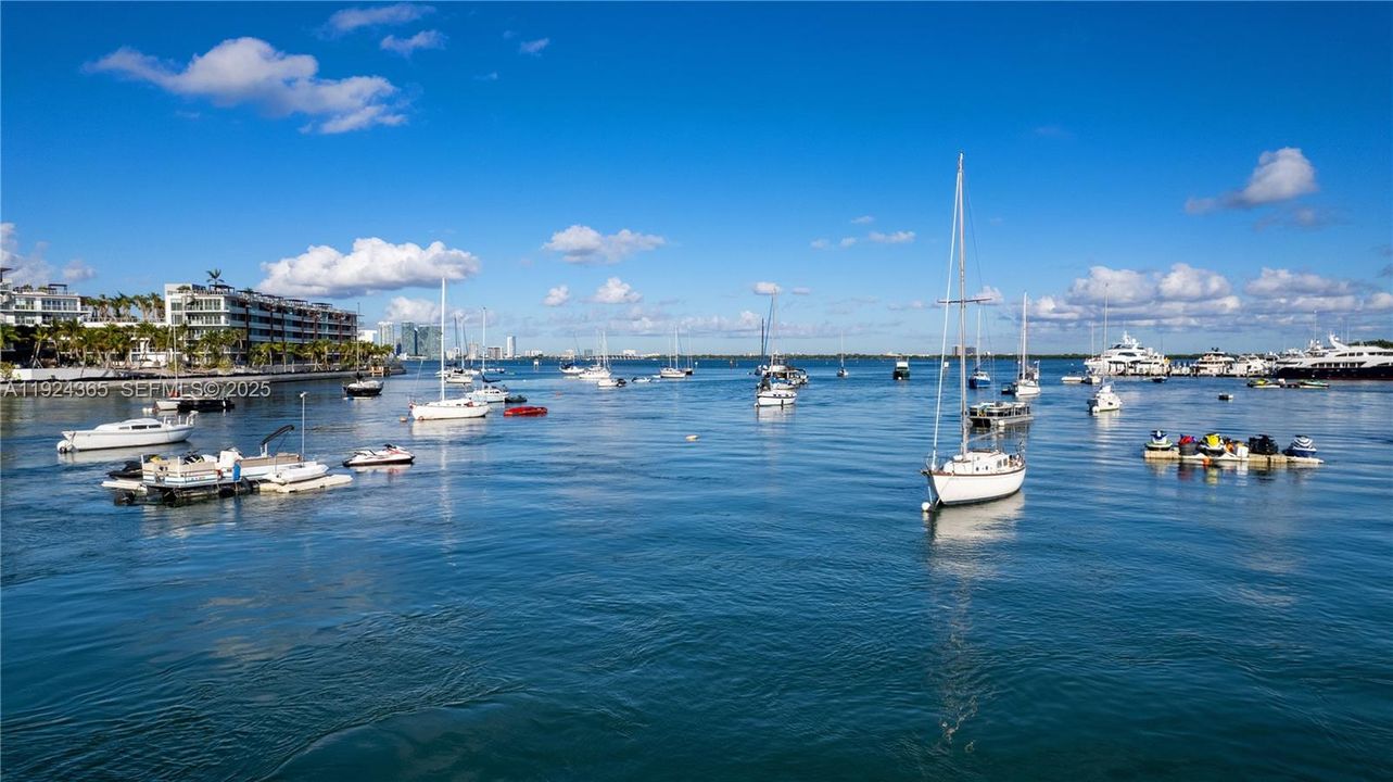 待售: $850,000 (2 贝兹, 2 浴室, 1130 平方英尺)