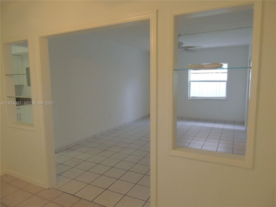 For Rent: $1,850 (1 beds, 1 baths, 715 Square Feet)