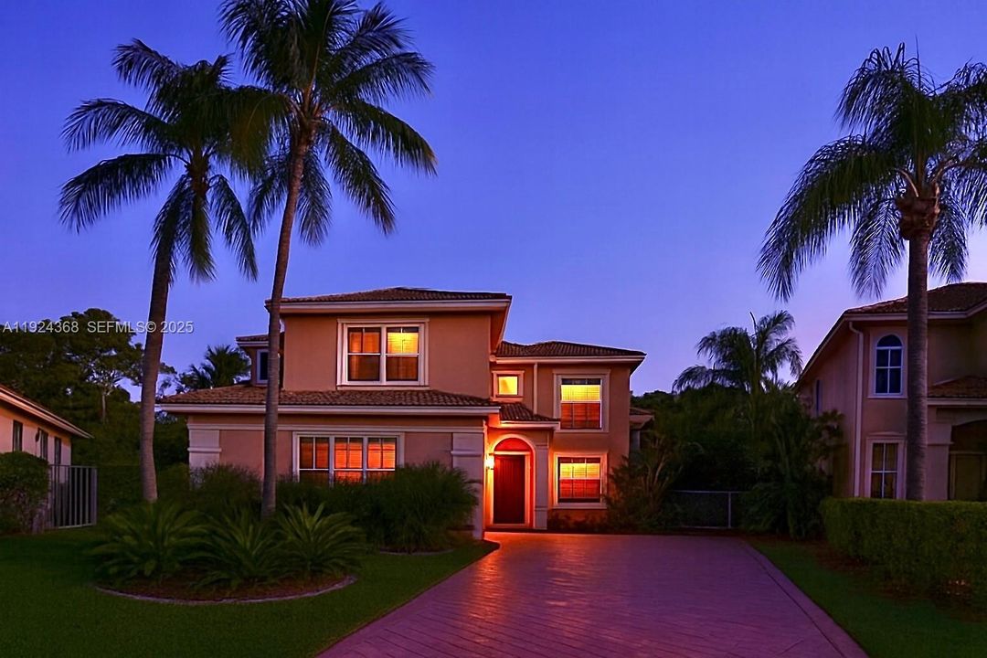 Под контрактом: $5,500 (4 спален, 2 ванн, 2475 Квадратных фут)