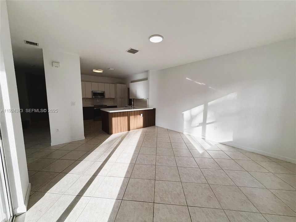 На продажу: $804,900 (3 спален, 2 ванн, 2104 Квадратных фут)