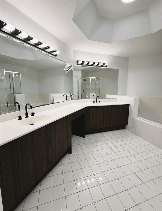 На продажу: $804,900 (3 спален, 2 ванн, 2104 Квадратных фут)