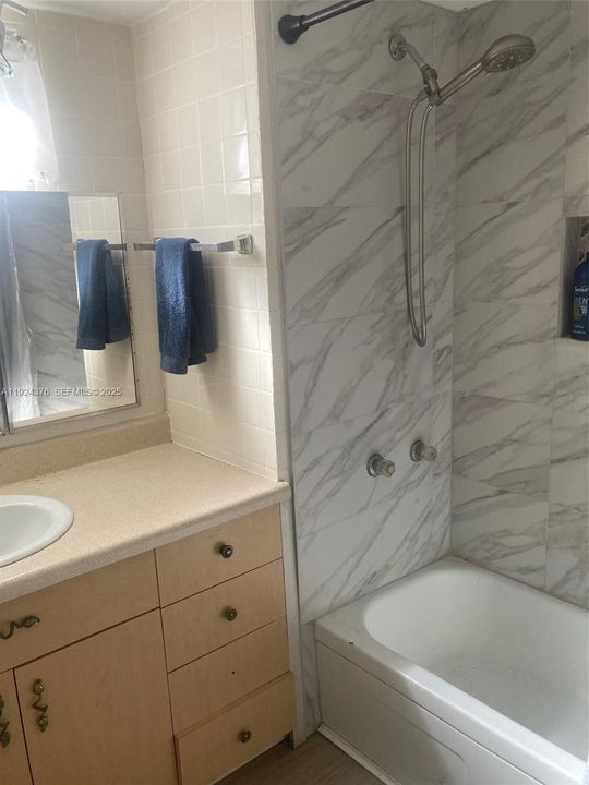 For Rent: $2,100 (3 beds, 1 baths, 0 Square Feet)