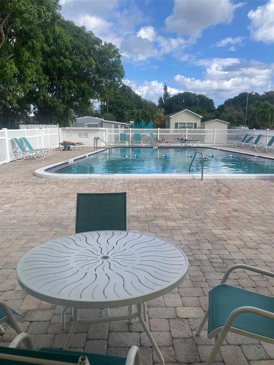 For Rent: $2,100 (3 beds, 1 baths, 0 Square Feet)