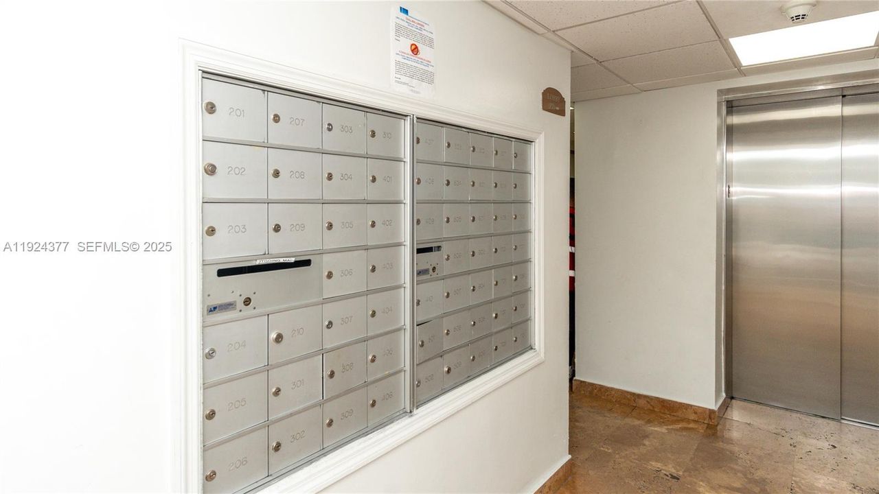 出租: $2,500 (2 贝兹, 2 浴室, 949 平方英尺)