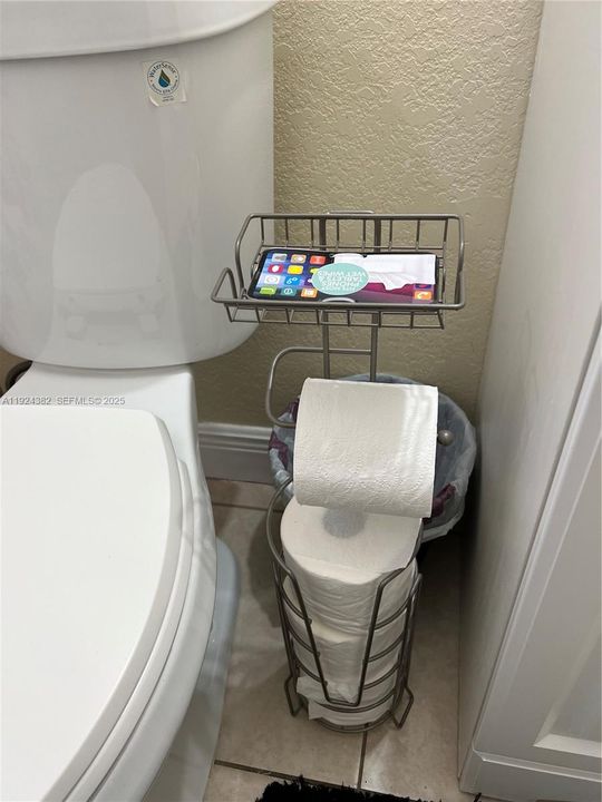 На продажу: $445,000 (4 спален, 2 ванн, 1330 Квадратных фут)