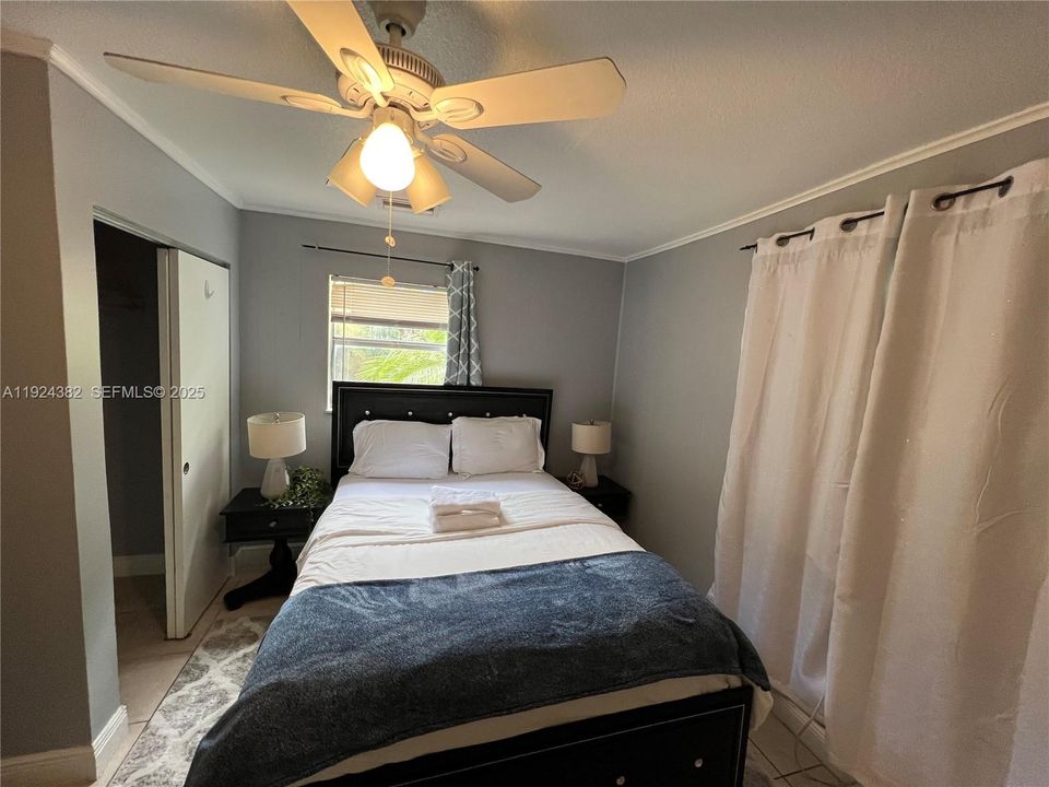 На продажу: $445,000 (4 спален, 2 ванн, 1330 Квадратных фут)