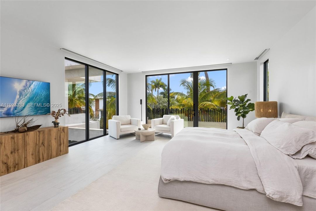 В аренду: $65,000 (5 спален, 4 ванн, 5336 Квадратных фут)