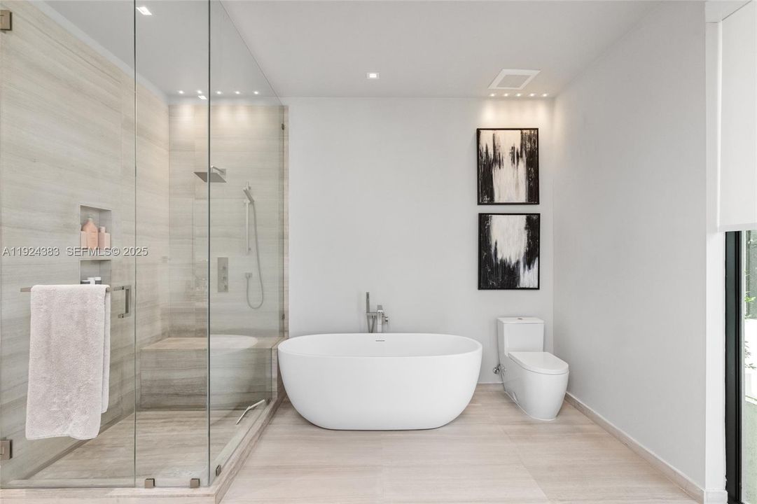 В аренду: $65,000 (5 спален, 4 ванн, 5336 Квадратных фут)