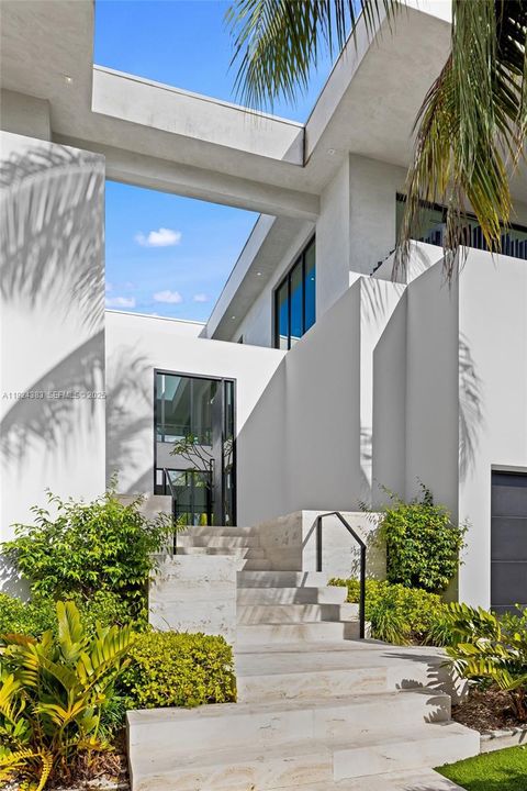 В аренду: $65,000 (5 спален, 4 ванн, 5336 Квадратных фут)