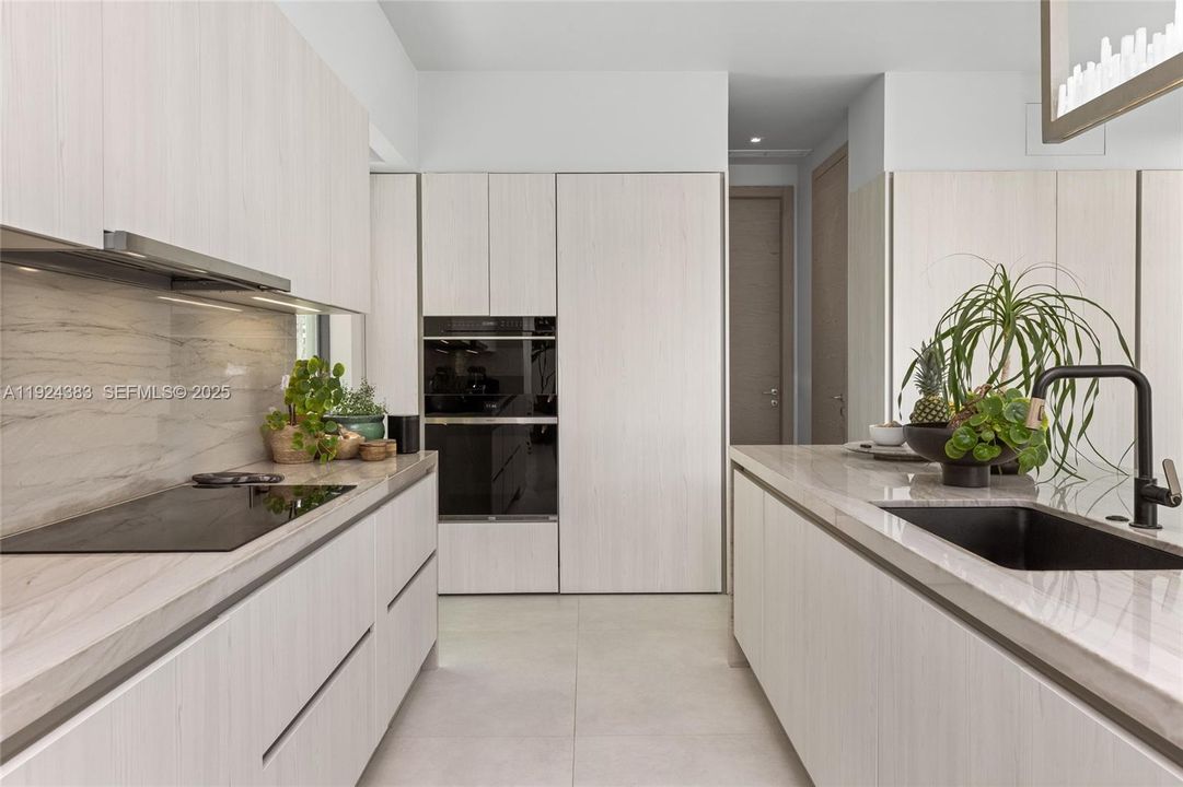 В аренду: $65,000 (5 спален, 4 ванн, 5336 Квадратных фут)