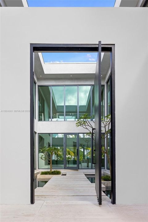 В аренду: $65,000 (5 спален, 4 ванн, 5336 Квадратных фут)