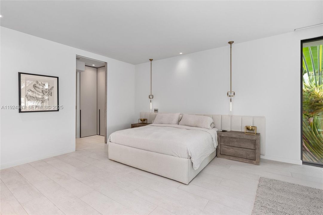 В аренду: $65,000 (5 спален, 4 ванн, 5336 Квадратных фут)