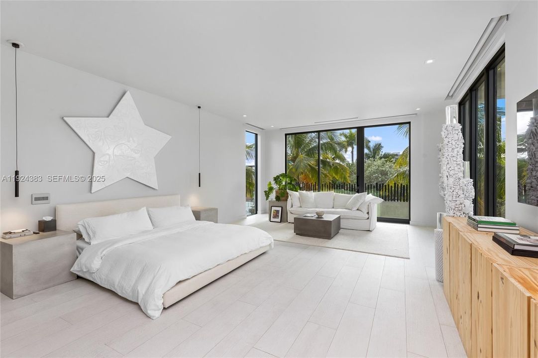 В аренду: $65,000 (5 спален, 4 ванн, 5336 Квадратных фут)