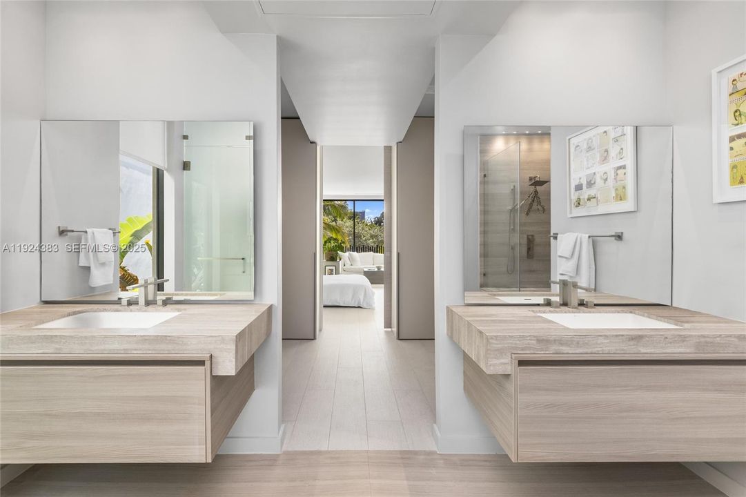 В аренду: $65,000 (5 спален, 4 ванн, 5336 Квадратных фут)