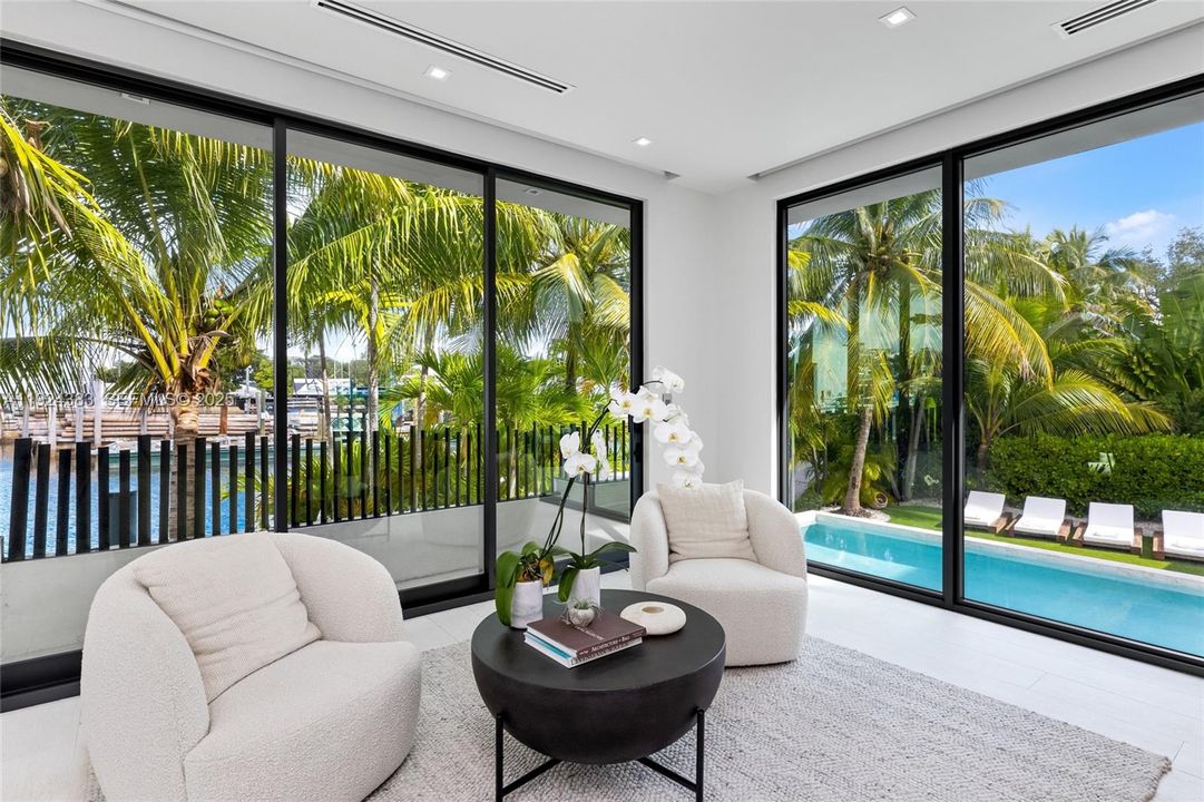 В аренду: $65,000 (5 спален, 4 ванн, 5336 Квадратных фут)