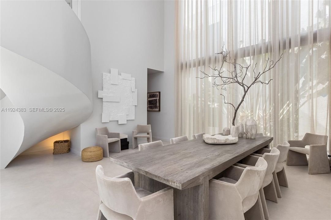 В аренду: $65,000 (5 спален, 4 ванн, 5336 Квадратных фут)