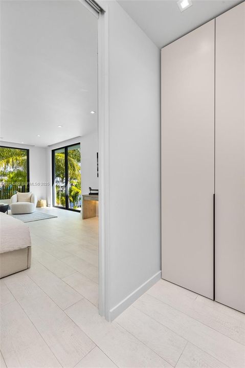 В аренду: $65,000 (5 спален, 4 ванн, 5336 Квадратных фут)