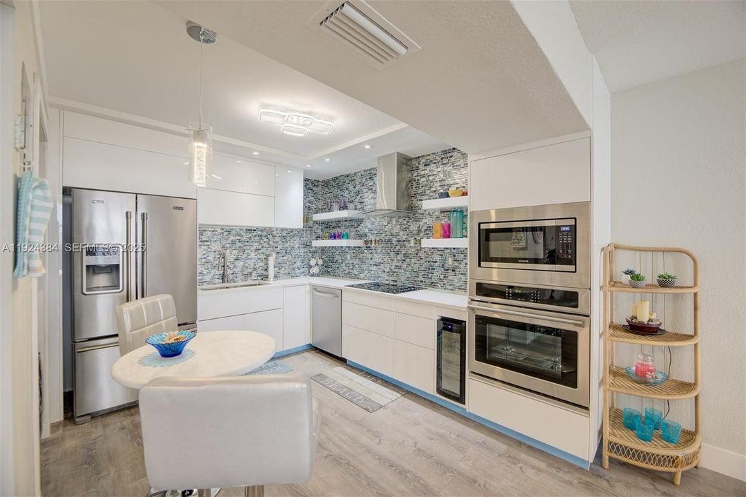 В аренду: $4,500 (2 спален, 2 ванн, 1331 Квадратных фут)