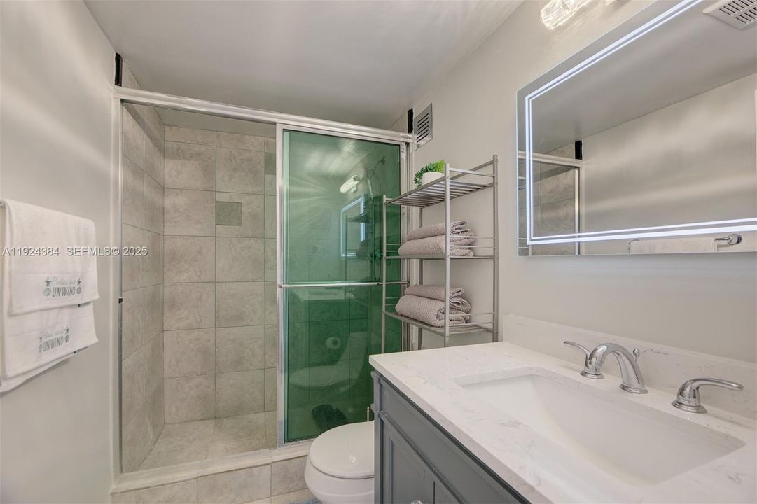 В аренду: $4,500 (2 спален, 2 ванн, 1331 Квадратных фут)