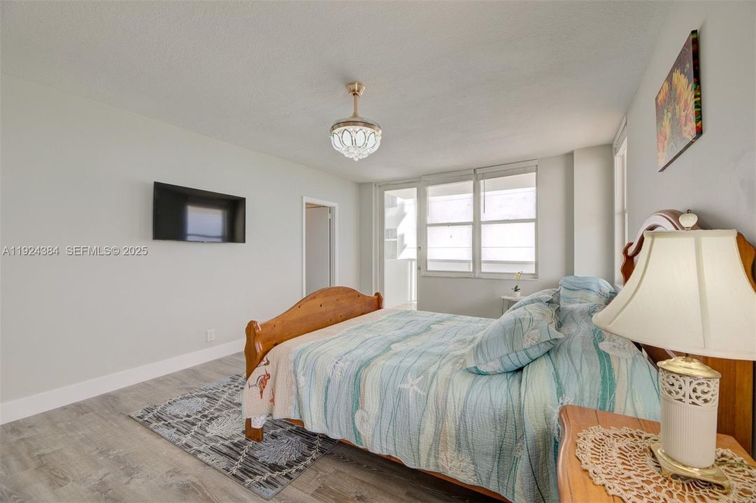 В аренду: $4,500 (2 спален, 2 ванн, 1331 Квадратных фут)