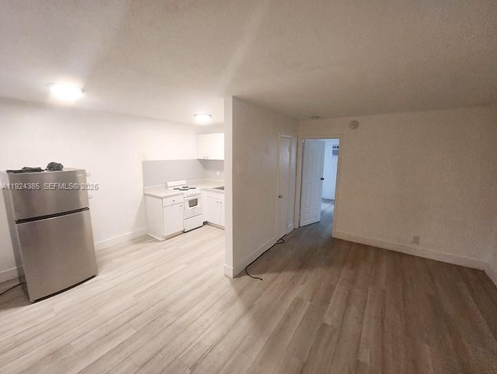 出租: $1,800 (1 贝兹, 1 浴室, 0 平方英尺)