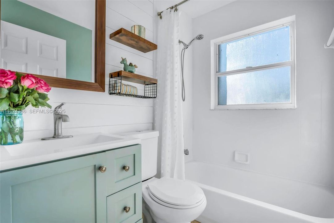 На продажу: $499,000 (3 спален, 2 ванн, 1320 Квадратных фут)