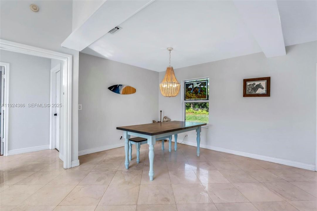 На продажу: $499,000 (3 спален, 2 ванн, 1320 Квадратных фут)