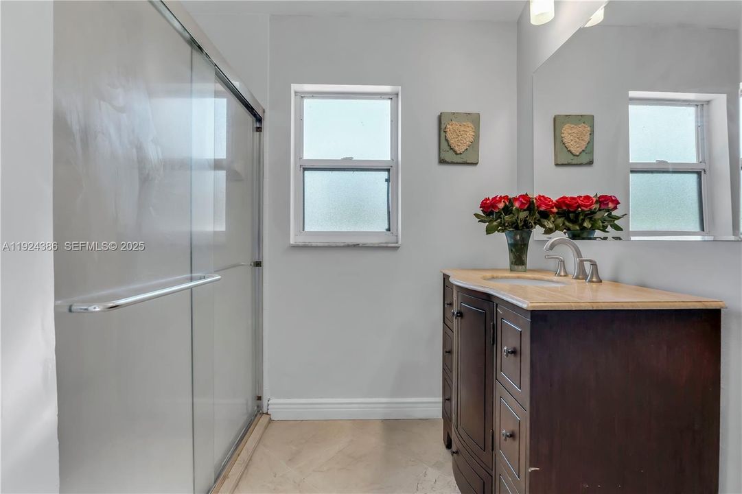 На продажу: $499,000 (3 спален, 2 ванн, 1320 Квадратных фут)