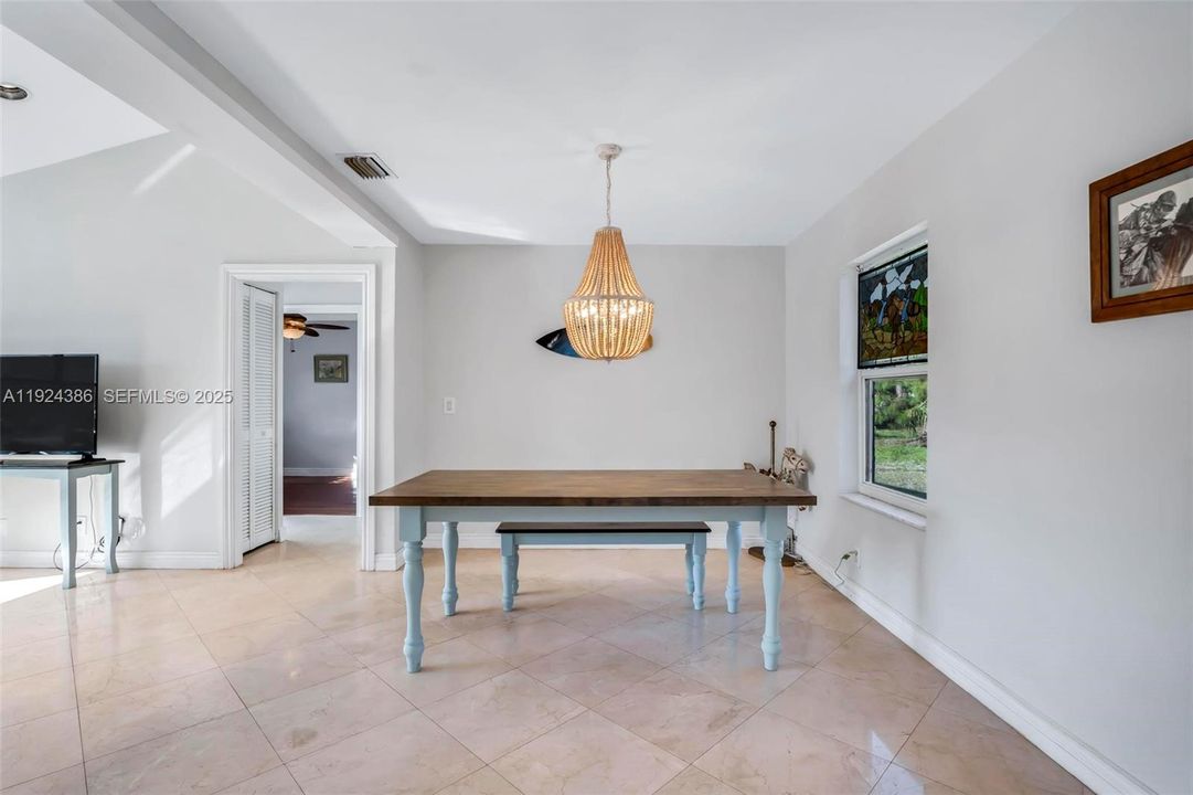 На продажу: $499,000 (3 спален, 2 ванн, 1320 Квадратных фут)