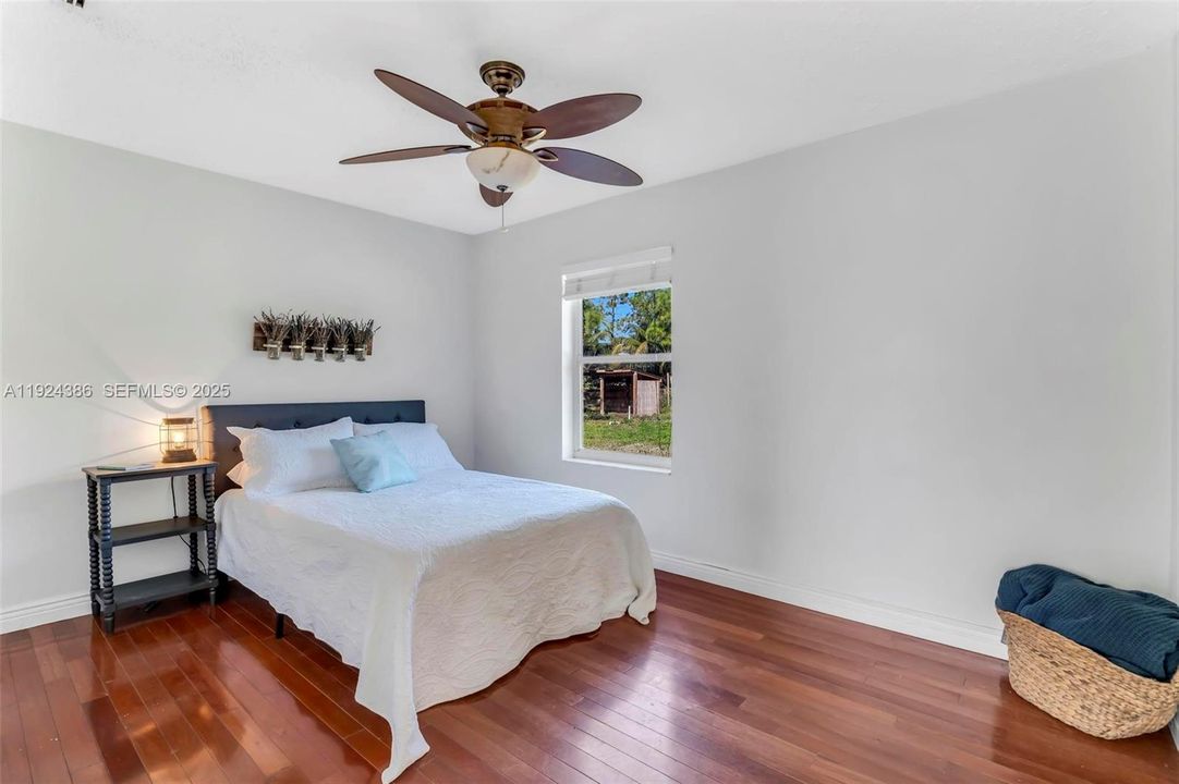 На продажу: $499,000 (3 спален, 2 ванн, 1320 Квадратных фут)