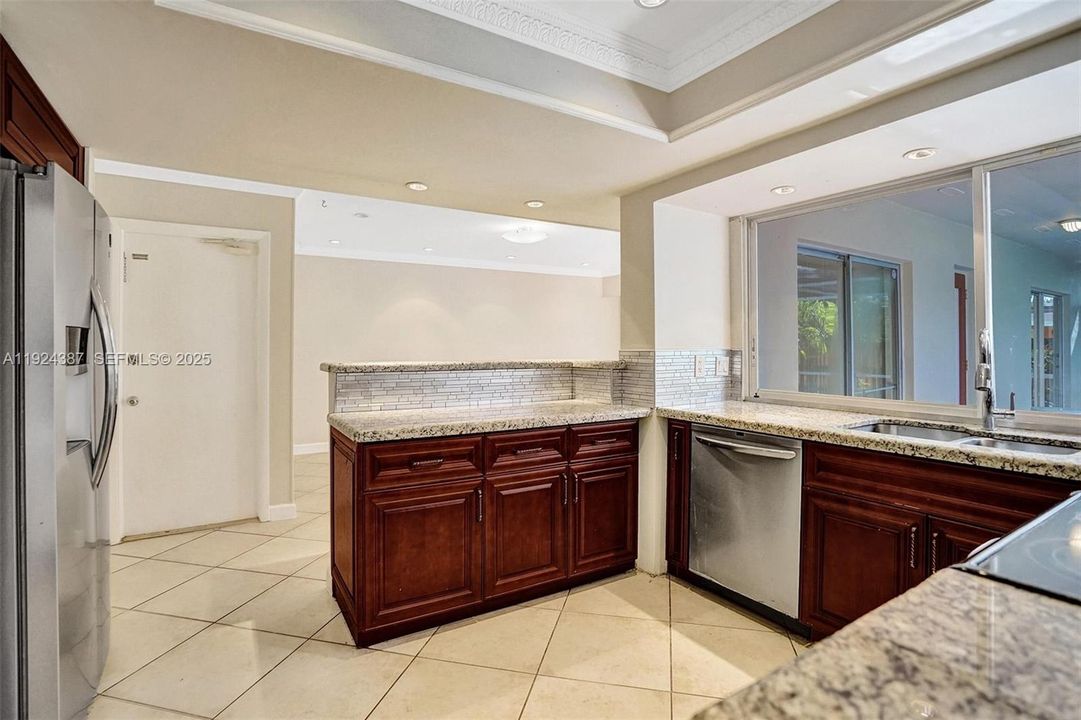 For Sale: $565,000 (4 beds, 2 baths, 1896 Square Feet)