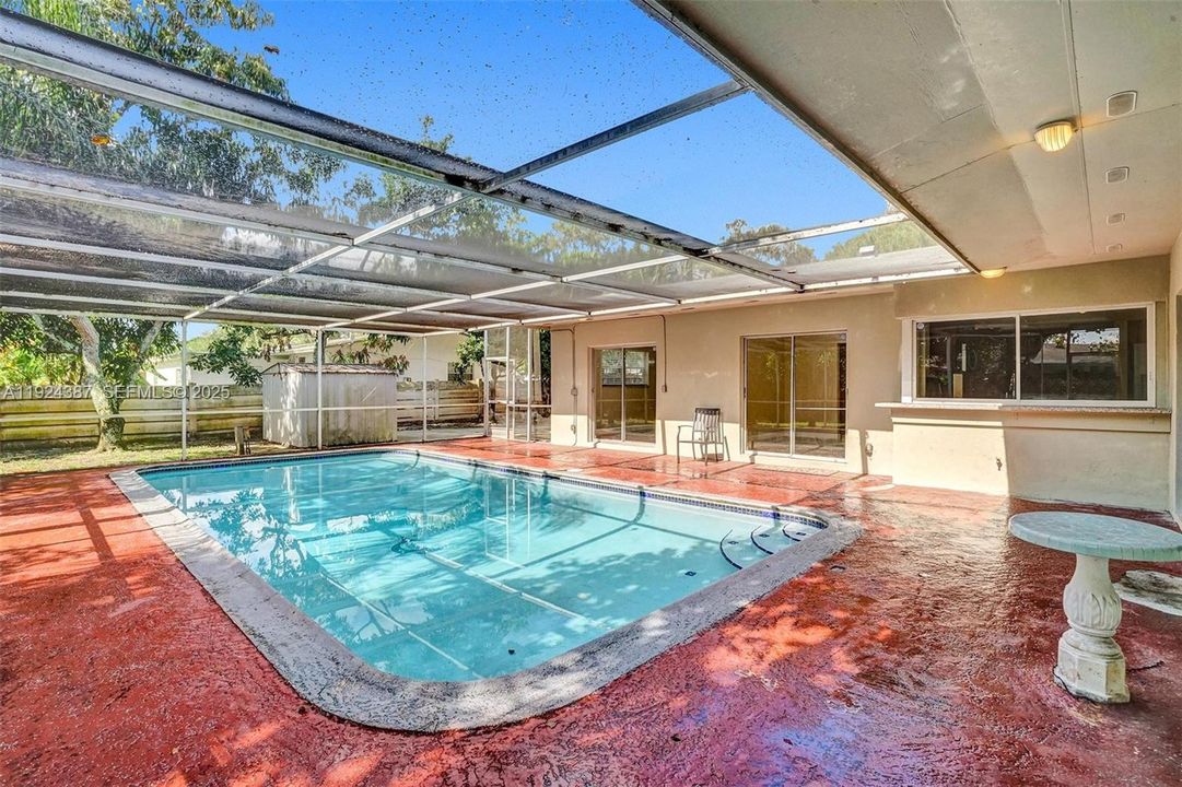 For Sale: $565,000 (4 beds, 2 baths, 1896 Square Feet)