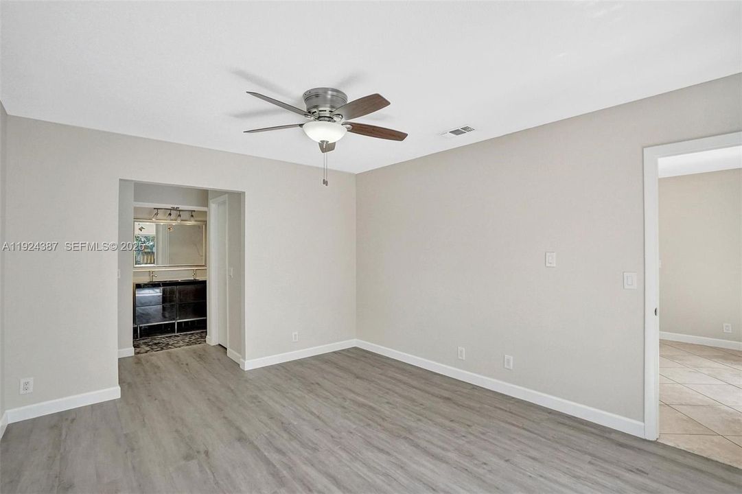 For Sale: $565,000 (4 beds, 2 baths, 1896 Square Feet)