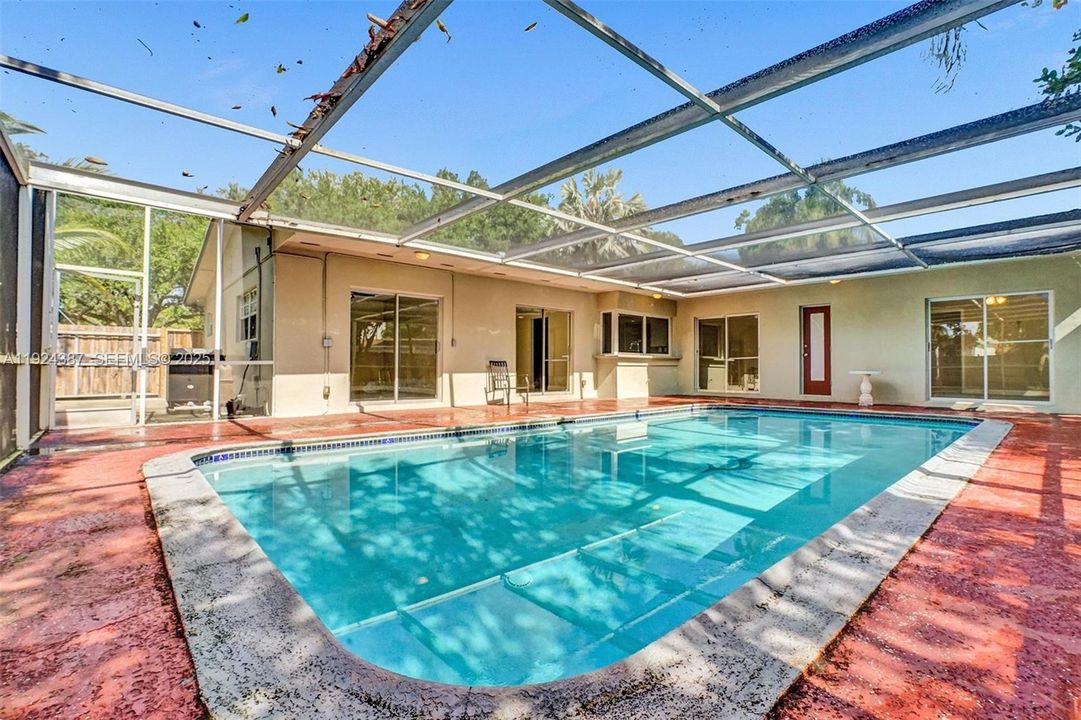 For Sale: $565,000 (4 beds, 2 baths, 1896 Square Feet)