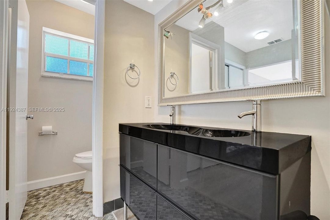 For Sale: $565,000 (4 beds, 2 baths, 1896 Square Feet)