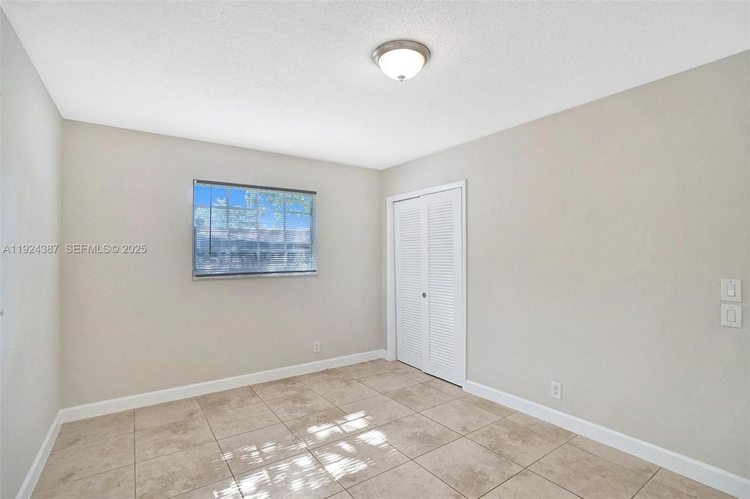 For Sale: $565,000 (4 beds, 2 baths, 1896 Square Feet)