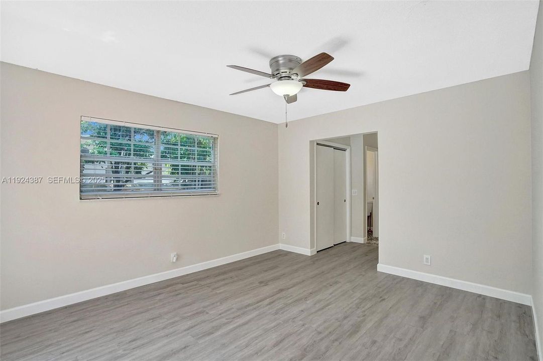 For Sale: $565,000 (4 beds, 2 baths, 1896 Square Feet)