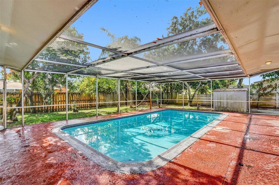 For Sale: $565,000 (4 beds, 2 baths, 1896 Square Feet)