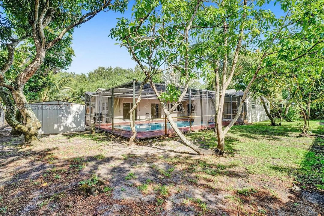 For Sale: $565,000 (4 beds, 2 baths, 1896 Square Feet)