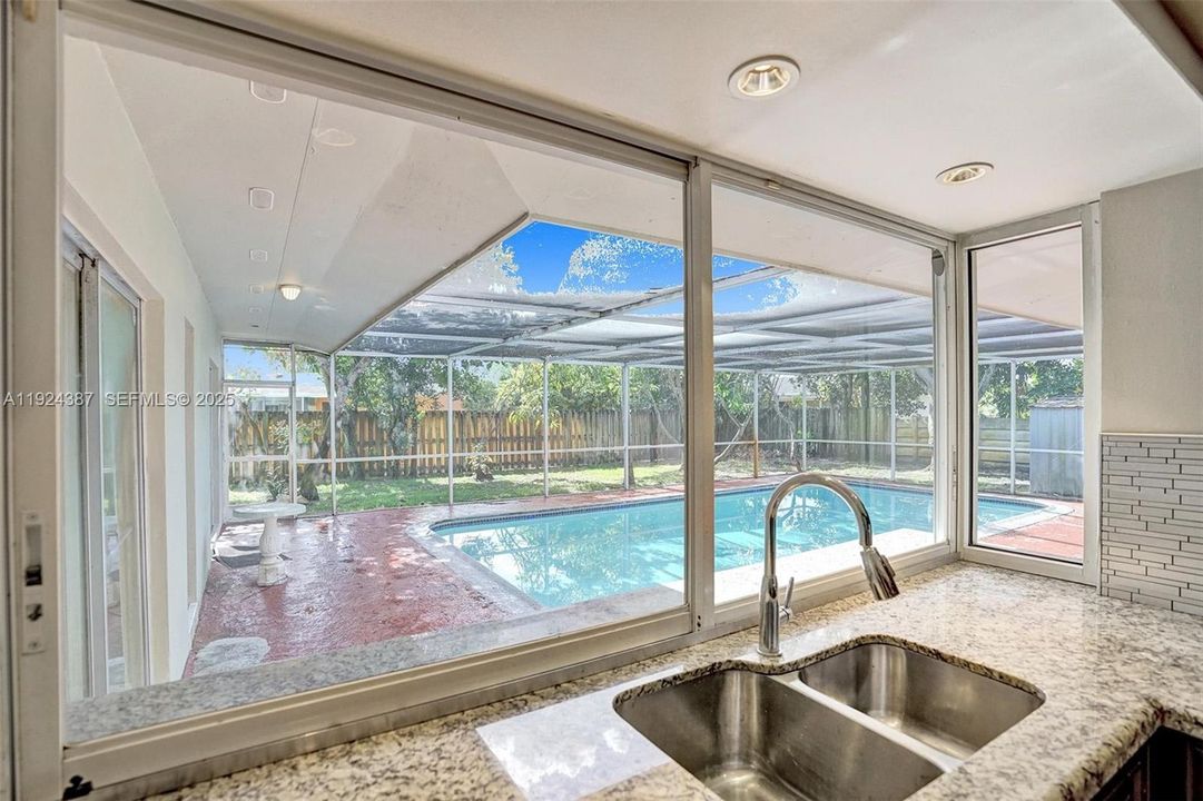 For Sale: $565,000 (4 beds, 2 baths, 1896 Square Feet)