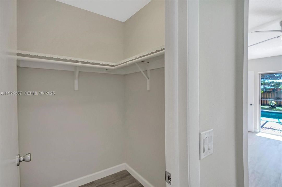 For Sale: $565,000 (4 beds, 2 baths, 1896 Square Feet)