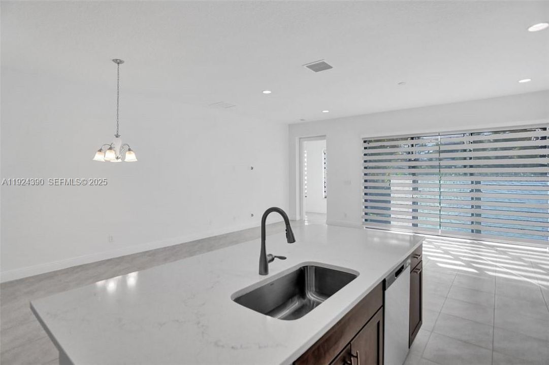 For Rent: $4,500 (4 beds, 2 baths, 1915 Square Feet)