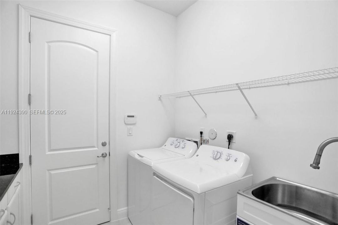 For Rent: $4,500 (4 beds, 2 baths, 1915 Square Feet)