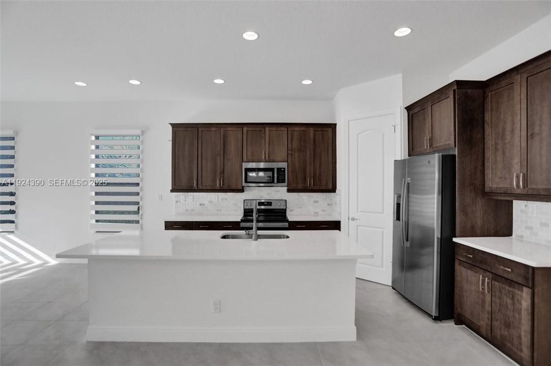 For Rent: $4,500 (4 beds, 2 baths, 1915 Square Feet)